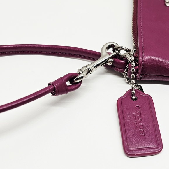 Coach - Picture 9 of 11